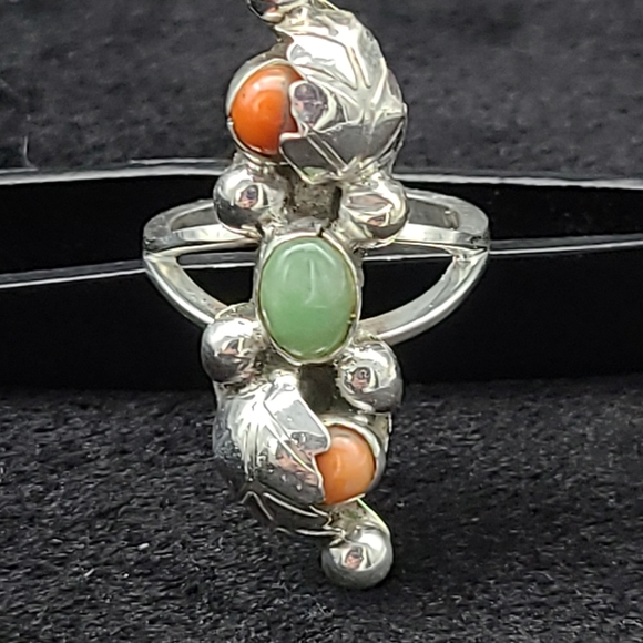 Vintage Native American Sterling Turquoise Coral Ring Leaf and Raindrops Design - Picture 4 of 11